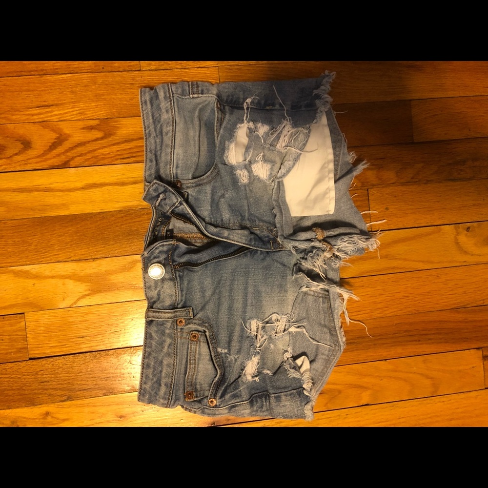 AMERICAN EAGLE distressed Jean shorts